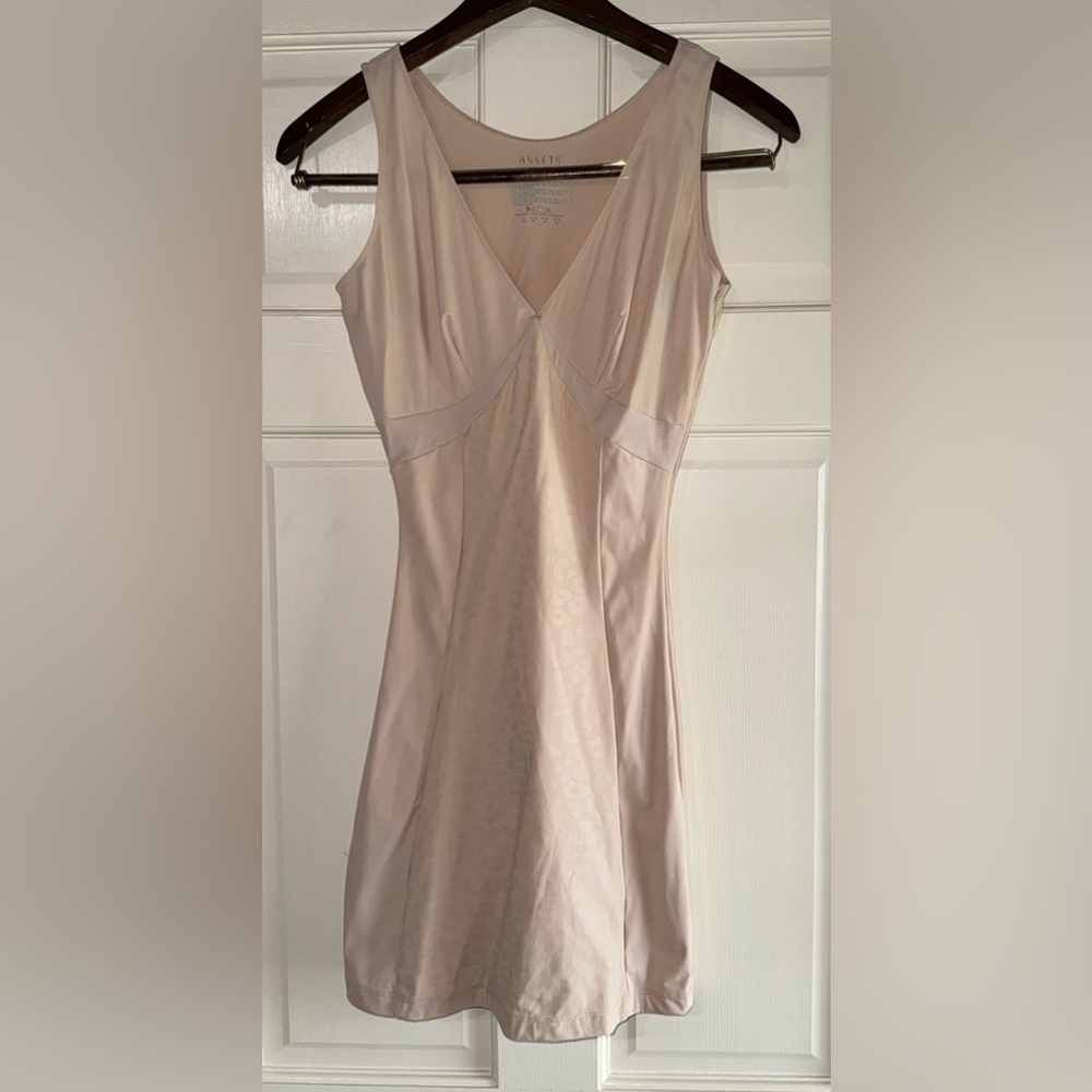 Assets Spanx Red Hot Label Sleek Slimming Cheetah Full Slip Nude Size Large